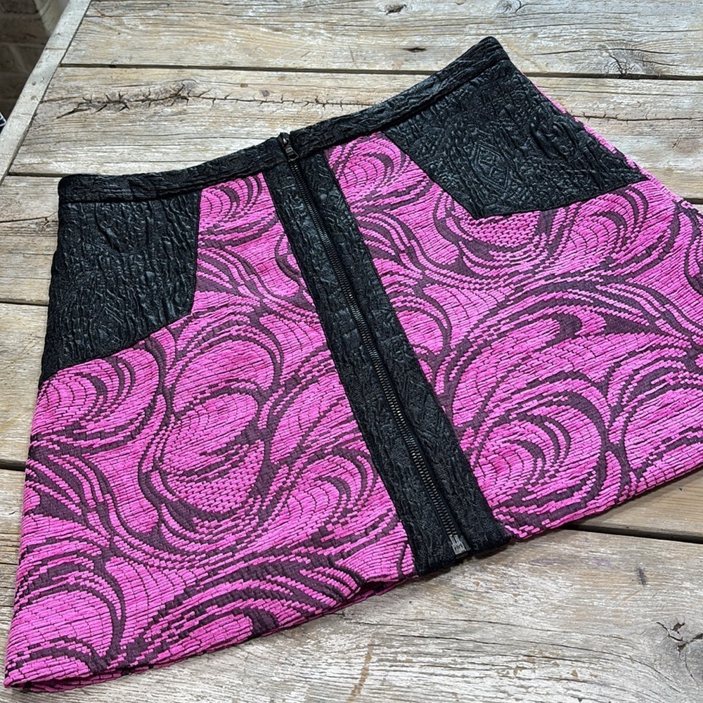 NWT Alexis Anthropologie Jacquard Mini Skirt. Women Sz-L Luxury Pink | Black